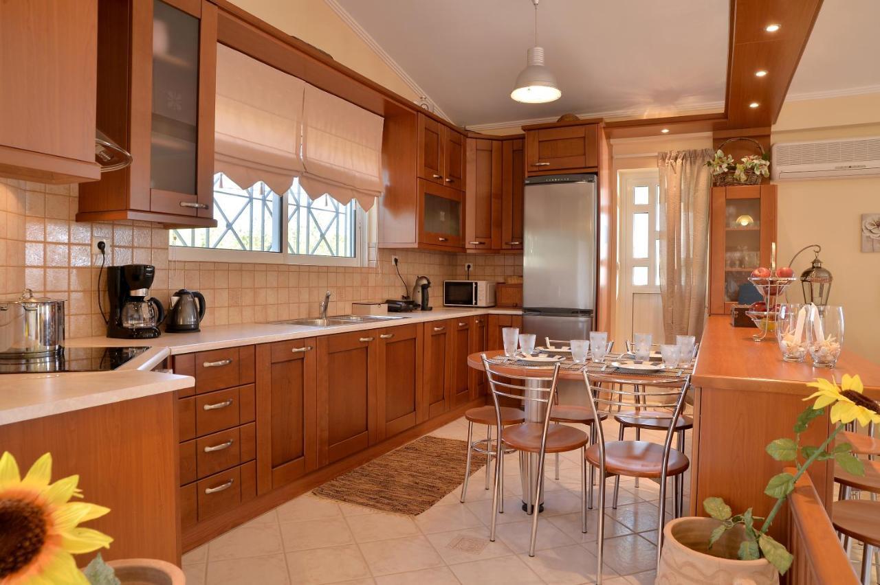 Domelia'S Luxury Apartments Near Airport & Beach Artemida  Esterno foto