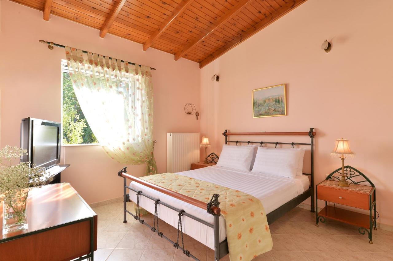 Domelia'S Luxury Apartments Near Airport & Beach Artemida  Esterno foto