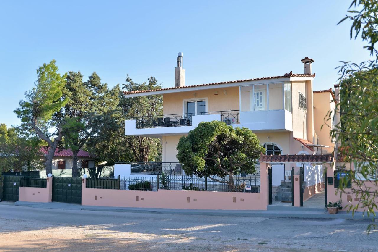 Domelia'S Luxury Apartments Near Airport & Beach Artemida  Esterno foto