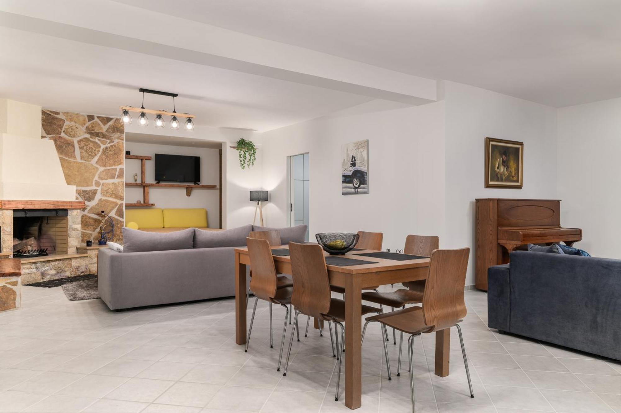 Domelia'S Luxury Apartments Near Airport & Beach Artemida  Esterno foto